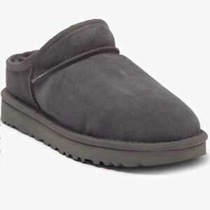 UGG Classic Slippers sz 10